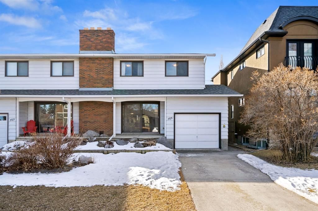 Main Photo: 705 21 Avenue NW in Calgary: Mount Pleasant Semi Detached for sale : MLS®# A1197153