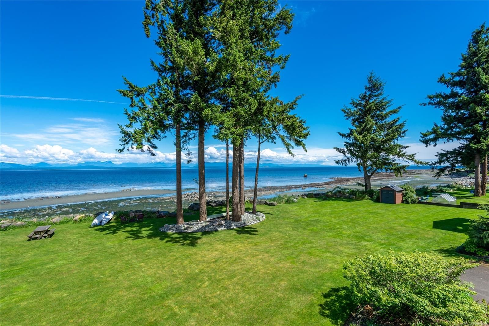 Main Photo: 3723 Shoreline Dr in Campbell River: CR Campbell River South House for sale : MLS®# 903509