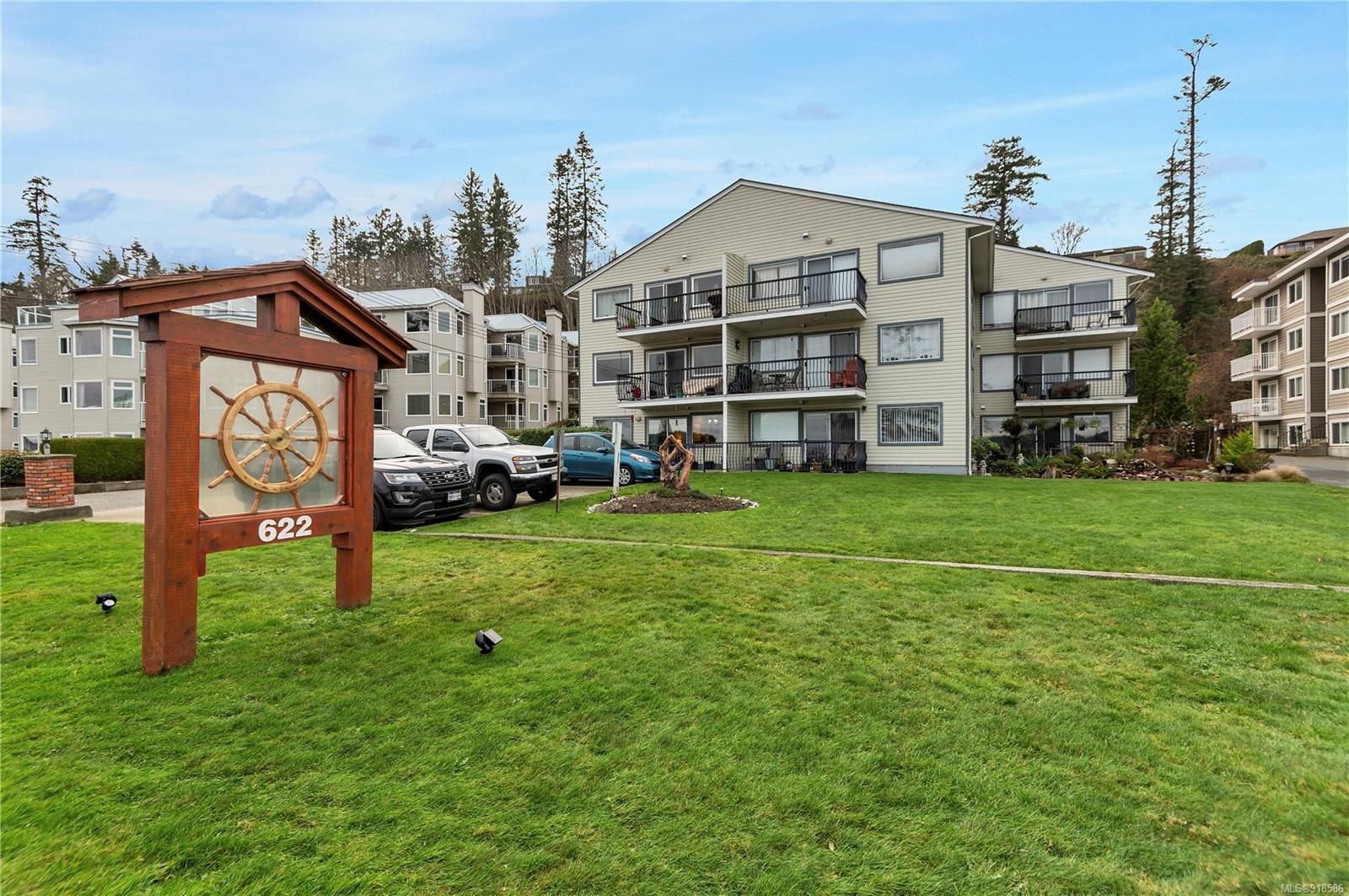 Main Photo: 203 622 S Island Hwy in Campbell River: CR Campbell River Central Condo for sale : MLS®# 918586