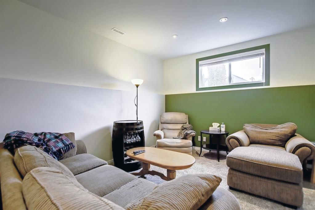 Photo 22: Photos: 677 Evermeadow Road SW in Calgary: Evergreen Detached for sale : MLS®# A1156824