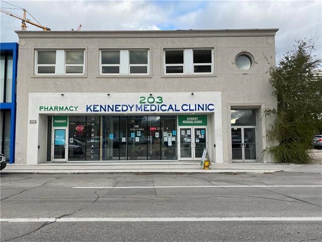 Main Photo: 201 Kennedy Street in Winnipeg: Industrial / Commercial / Investment for sale (9A)  : MLS®# 202218236
