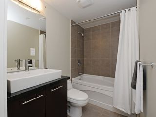 Photo 12: PH2 1288 CHESTERFIELD Avenue in North Vancouver: Central Lonsdale Condo for sale in "ALINA" : MLS®# R2171732