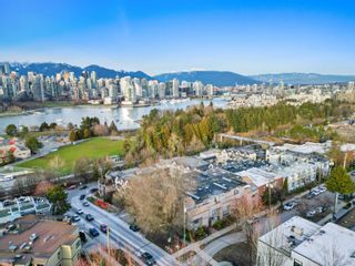 Main Photo: 107 995 W 7TH Avenue in Vancouver: Fairview VW Townhouse for sale in "Oakview Place" (Vancouver West)  : MLS®# R2755877