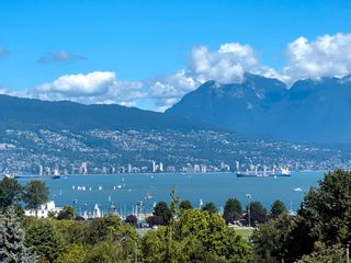 Photo 2: 4345 LOCARNO Crescent in Vancouver: Point Grey House for sale (Vancouver West)  : MLS®# R2875597