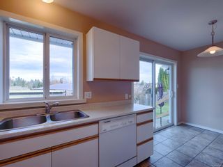 Photo 9: 1829 S Alder St in Campbell River: CR Willow Point House for sale : MLS®# 869279