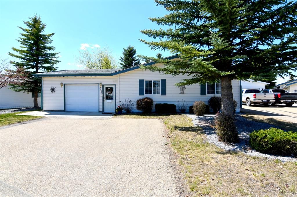 Main Photo: 4909 Dorchester Avenue: Red Deer Mobile for sale : MLS®# A1222336