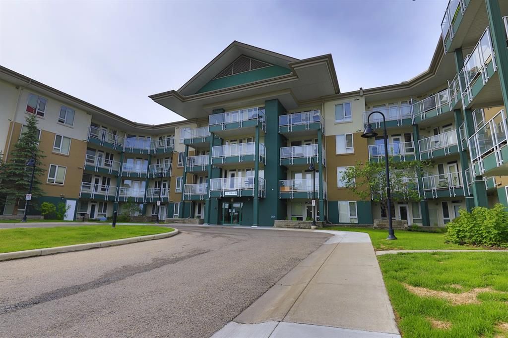 Main Photo: 237 3111 34 Avenue NW in Calgary: Varsity Apartment for sale : MLS®# A1117962
