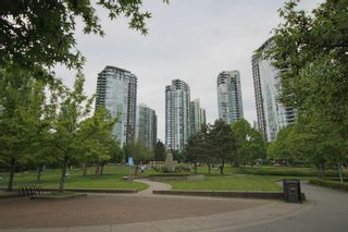 Photo 10: 803 1495 RICHARDS Street in Vancouver: Yaletown Condo for sale in "AZURA TWO" (Vancouver West)  : MLS®# R2869448