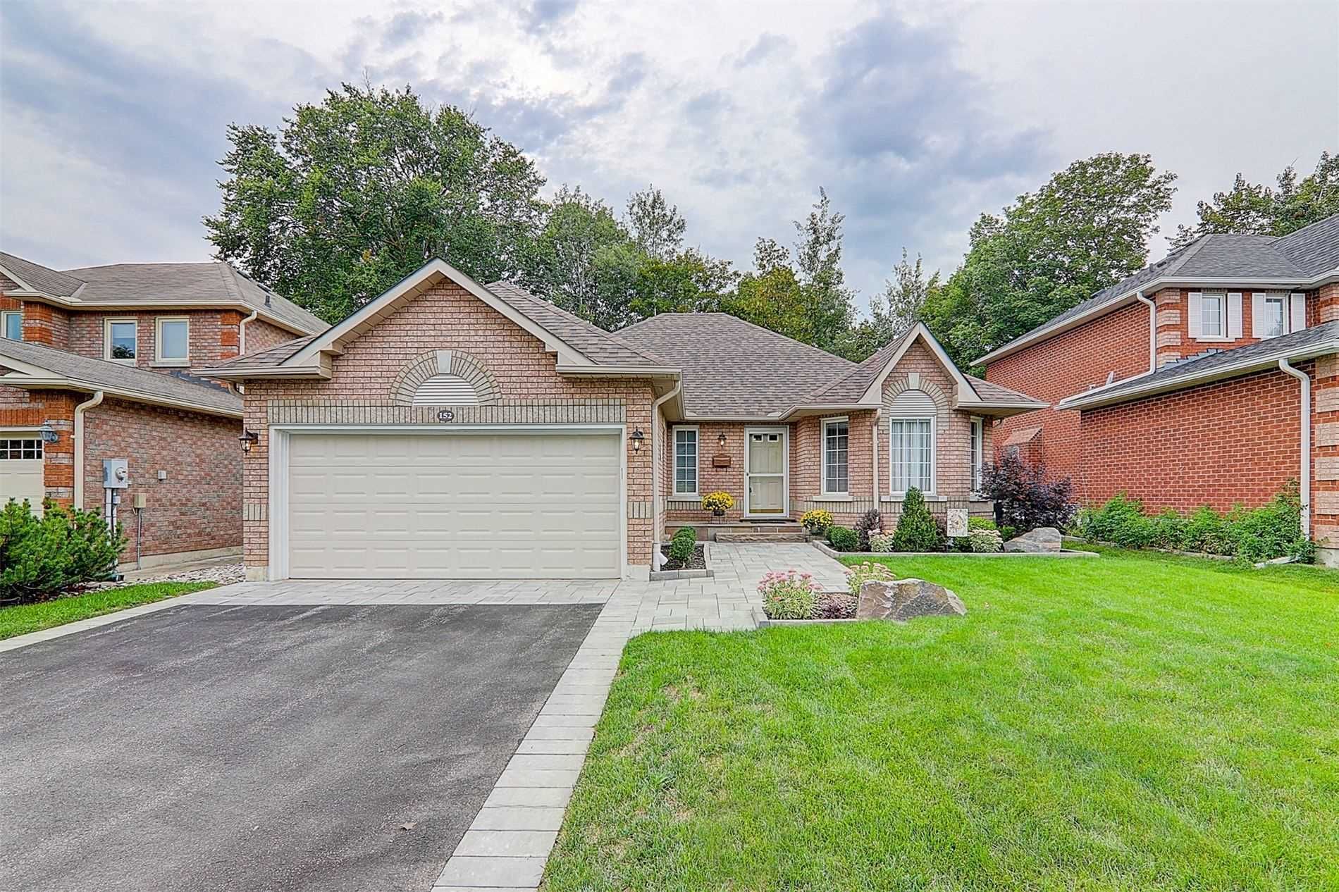 Main Photo: 152 Sandale Road in Whitchurch-Stouffville: Stouffville House (Bungalow) for sale : MLS®# N5369478