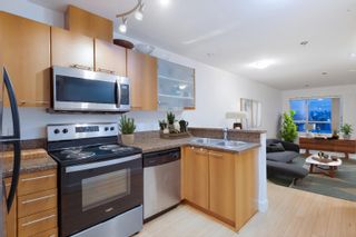 Photo 2: 404 1718 VENABLES STREET in Vancouver: Grandview Woodland Condo for sale (Vancouver East)  : MLS®# R2750064