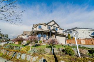 Photo 1: 16407 BELL Road in Surrey: Cloverdale BC House for sale (Cloverdale)  : MLS®# R2432061