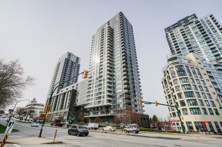 Photo 1: 860 5515 BOUNDARY Road in Vancouver: Collingwood VE Condo for sale in "Wall Center Central Park" (Vancouver East)  : MLS®# R2685724