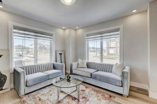 Photo 2: 8 Yorkville Link SW in Calgary: Yorkville Row/Townhouse for sale : MLS®# A2045068