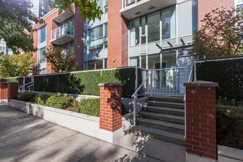 Main Photo: 47 KEEFER Place in Vancouver: Downtown VW Townhouse for sale (Vancouver West)  : MLS®# R2214665