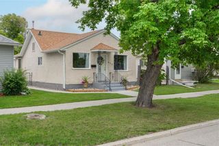 Photo 1: 433 Rosseau Avenue in Winnipeg: West Transcona Residential for sale (3L)  : MLS®# 202320786