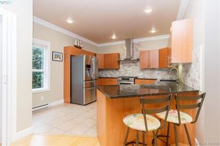 Photo 8: 3613 Pondside Terr in VICTORIA: Co Latoria House for sale (Colwood)  : MLS®# 811459