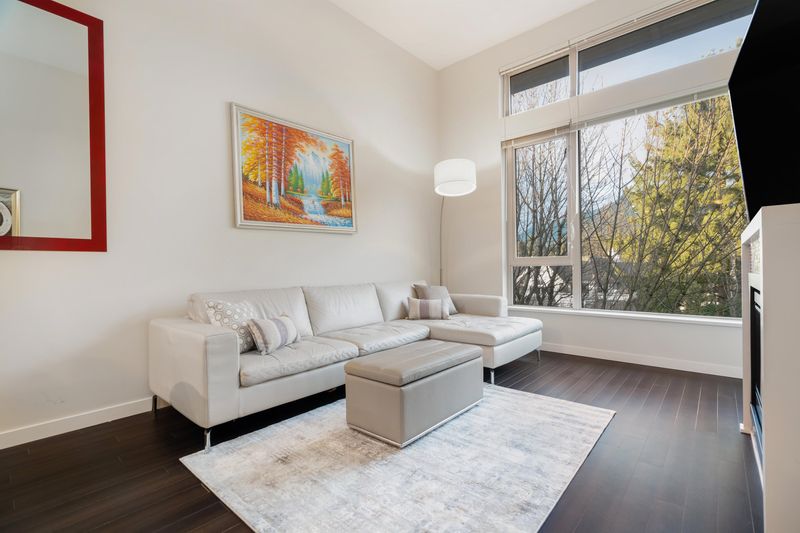 FEATURED LISTING: 515 - 119 22ND Street West North Vancouver