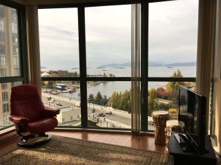 Photo 2: 1801 907 BEACH AVENUE in Vancouver: Yaletown Condo for sale (Vancouver West)  : MLS®# R2363755