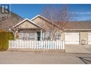 Photo 1: 607 4TH Street Unit# 1 in Keremeos: House for sale : MLS®# 10304566