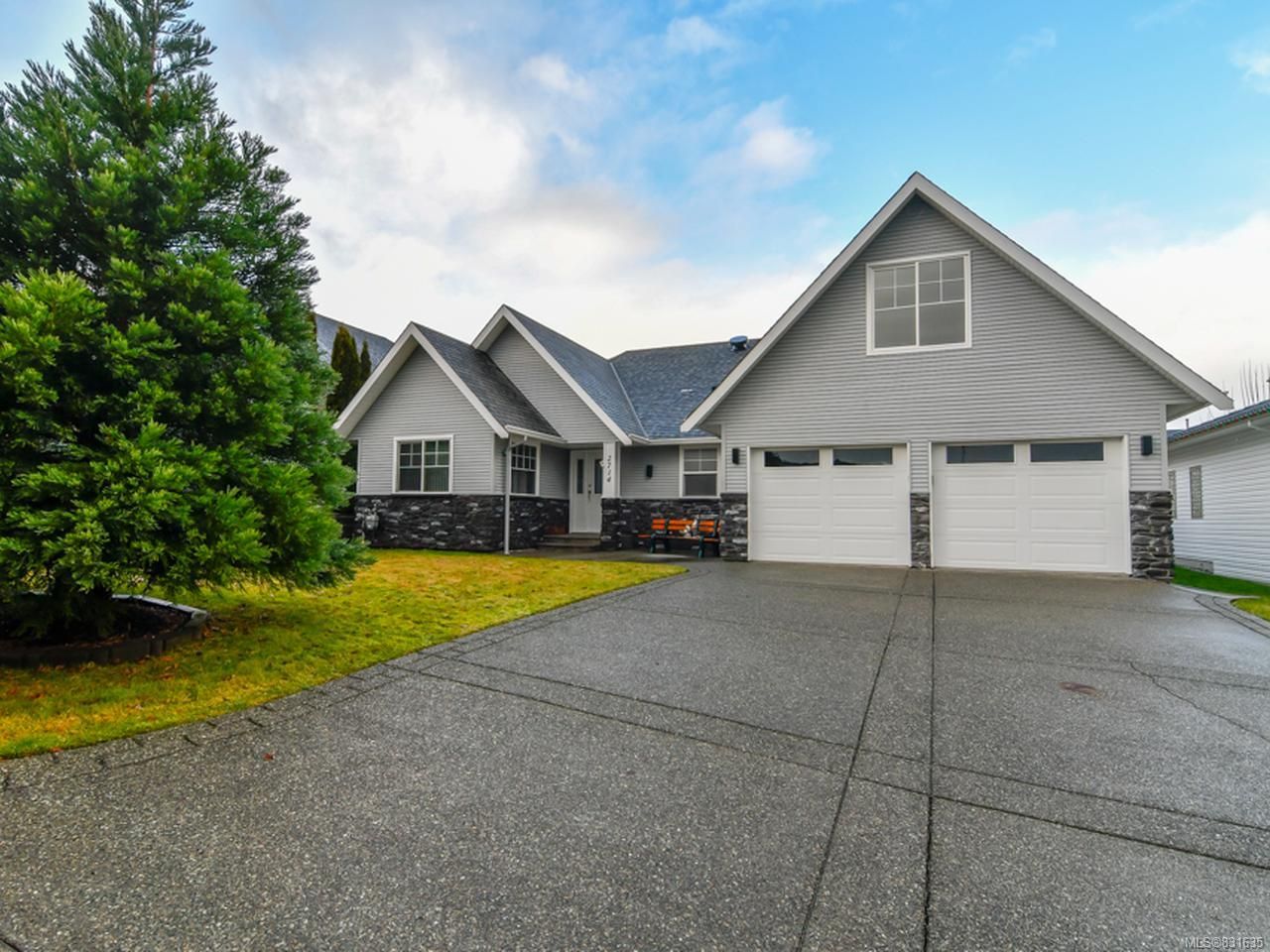 Main Photo: 2714 Eden St in CAMPBELL RIVER: CR Willow Point House for sale (Campbell River)  : MLS®# 831635