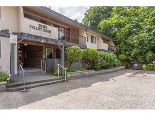 Photo 1: 201 33450 GEORGE FERGUSON Way in Abbotsford: Central Abbotsford Condo for sale in "Valley Ridge" : MLS®# R2382823