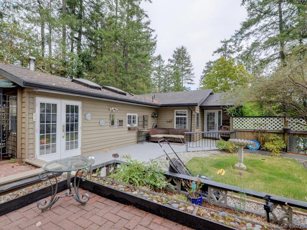 Photo 2: Photos: 2206 Millstream Rd in VICTORIA: La Florence Lake House for sale (Langford)  : MLS®# 808370