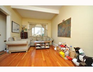 Photo 3: 4521 JOHN Street in Vancouver: Main House for sale (Vancouver East)  : MLS®# V797178