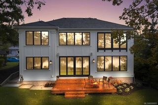 Photo 5: 910 Yarrow Pl in Esquimalt: Es Kinsmen Park House for sale : MLS®# 899081