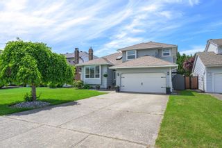 Photo 1: 8893 203A Street in Langley: Walnut Grove House for sale : MLS®# R2895877
