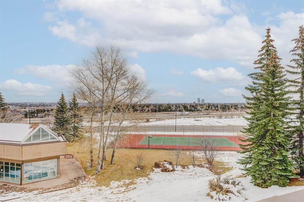 Main Photo: 5 226 Village Terrace SW in Calgary: Patterson Apartment for sale : MLS®# A2033269