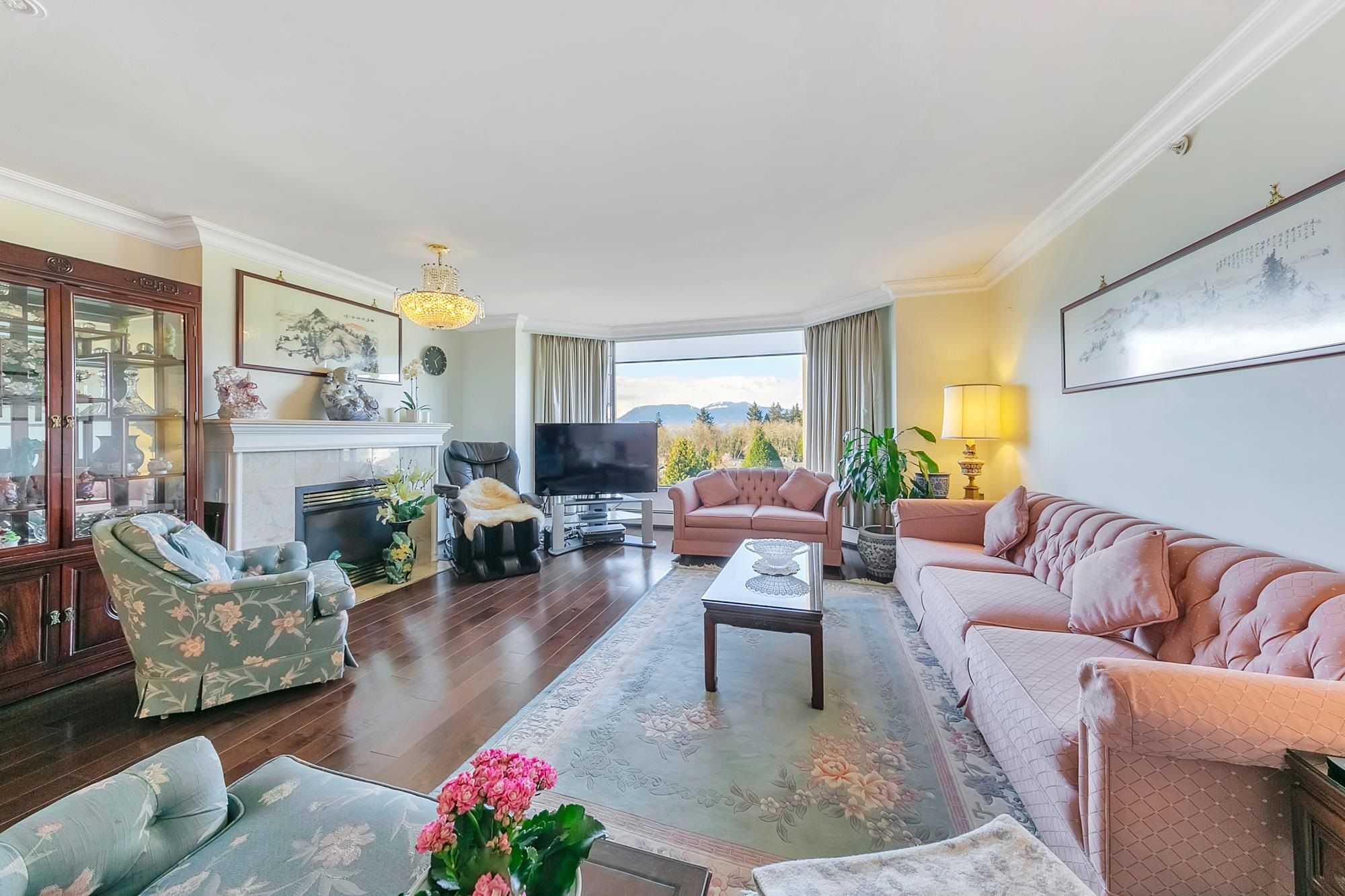 Main Photo: 702 2108 W 38TH Avenue in Vancouver: Kerrisdale Condo for sale (Vancouver West)  : MLS®# R2680507