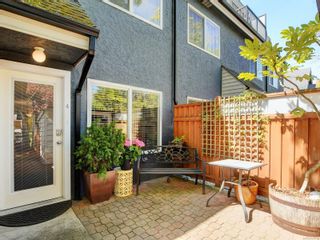 Photo 1: 4 145 Niagara St in Victoria: Vi James Bay Row/Townhouse for sale : MLS®# 929174