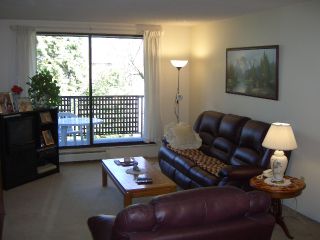Photo 2: 206 10698 151A Street in Surrey: Guildford Condo for sale in "LINCOLN'S HILL" (North Surrey)  : MLS®# F1000089