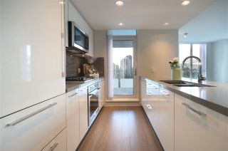 Photo 3: 2308 3093 WINDSOR Gate in Coquitlam: New Horizons Condo for sale in "THE WINDSOR BY POLYGON" : MLS®# R2124649