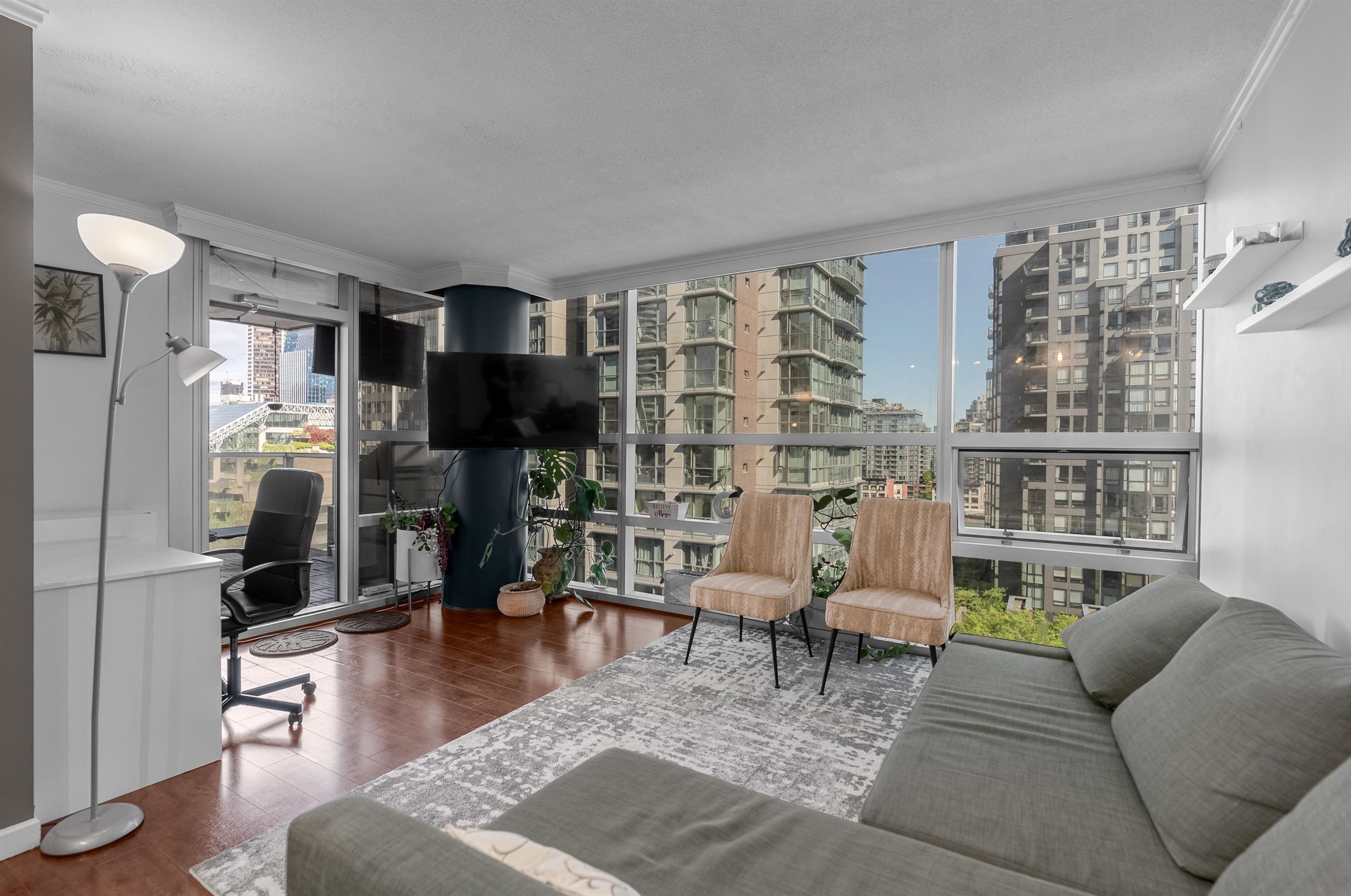 Main Photo: 708 1050 BURRARD Street in Vancouver: Downtown VW Condo for sale in "WALL CENTRE" (Vancouver West)  : MLS®# R2878298
