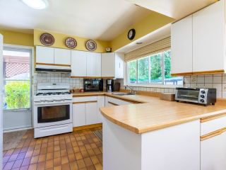 Photo 11: 1081 RUTHINA Avenue in North Vancouver: Canyon Heights NV House for sale : MLS®# R2709257