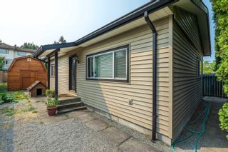 Photo 1: 33944 GILMOUR Drive in Abbotsford: Central Abbotsford Manufactured Home for sale : MLS®# R2808165
