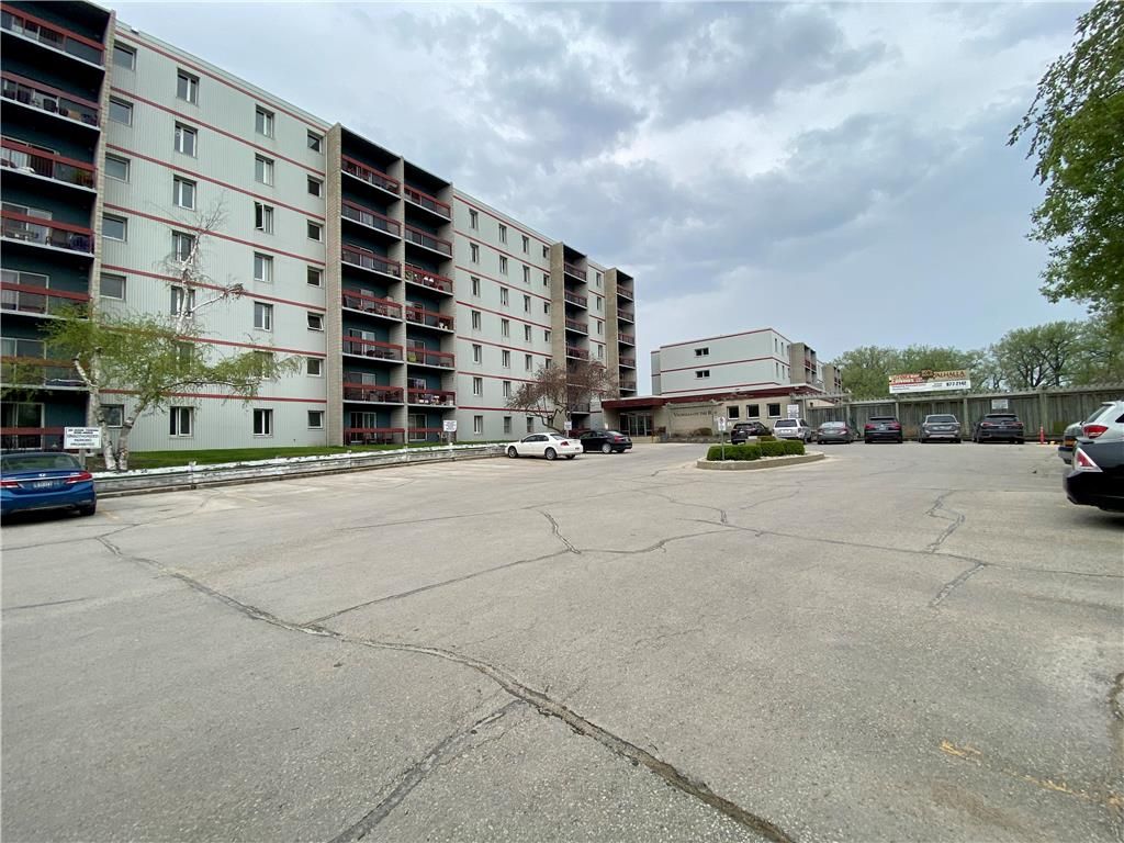 Main Photo: 706 35 Valhalla Drive in Winnipeg: North Kildonan Condominium for sale (3G)  : MLS®# 202313750