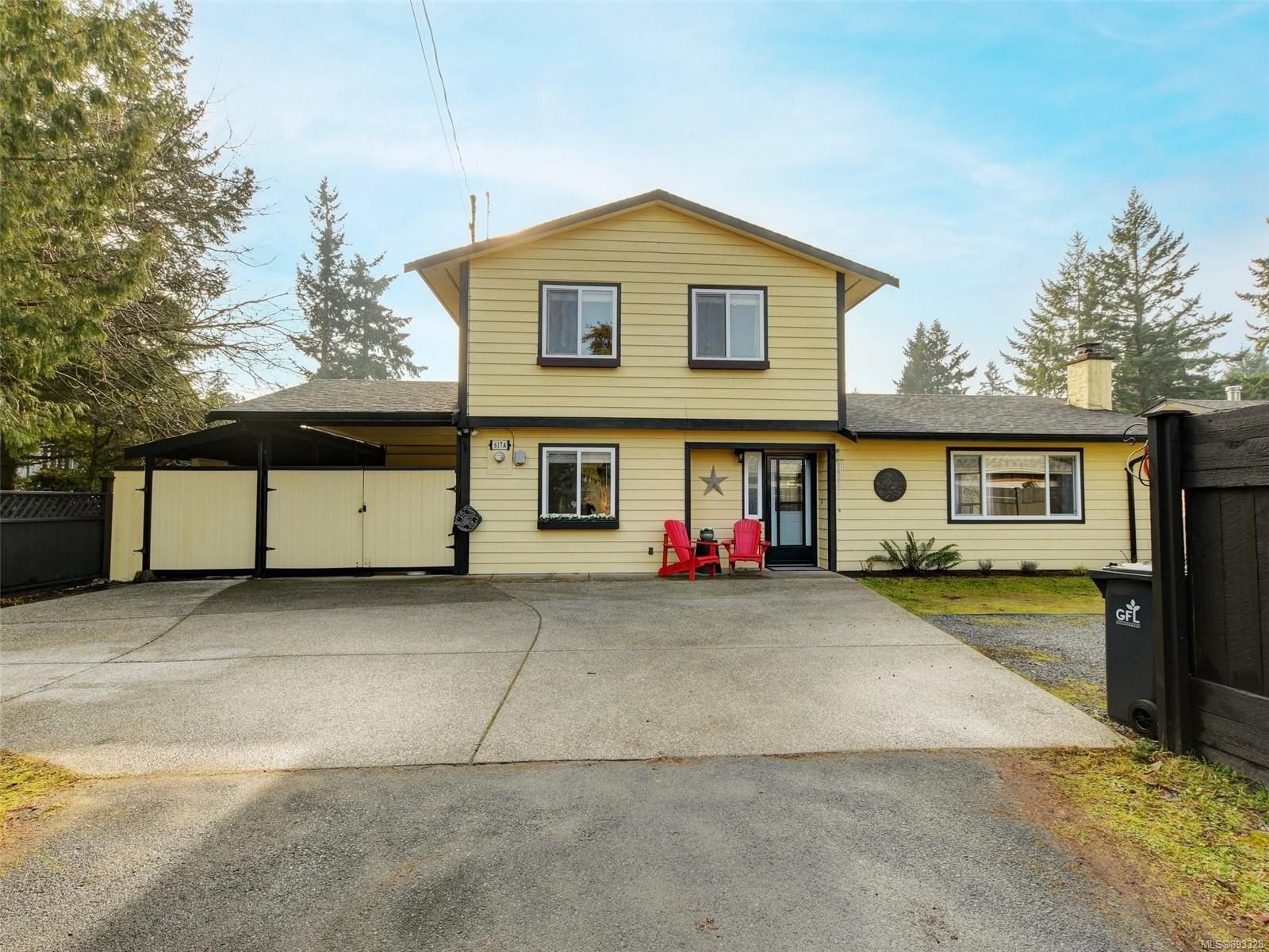 Main Photo: A 617 Kildew Rd in Colwood: Co Hatley Park House for sale : MLS®# 893328