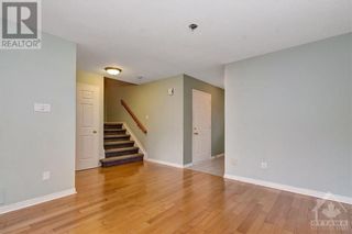 Photo 8: 106 WHALINGS CIRCLE in Ottawa: House for sale : MLS®# 1367329