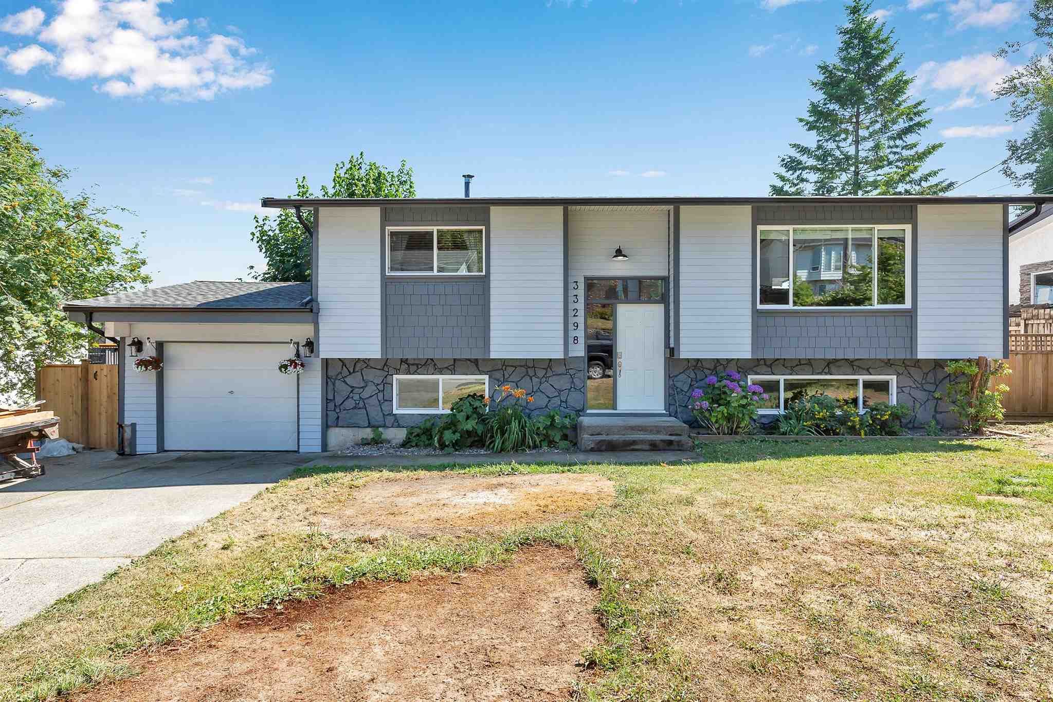 Main Photo: 33298 ROSE Avenue in Mission: Mission BC House for sale : MLS®# R2599616