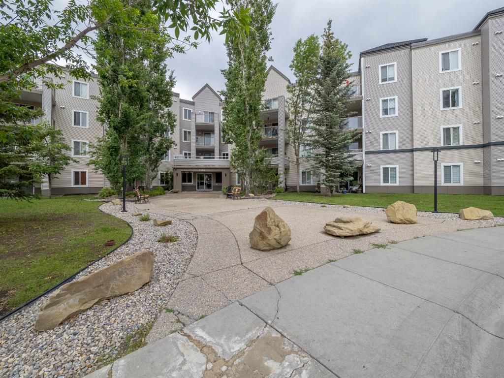 Main Photo: 104 4000 Somervale Court SW in Calgary: Somerset Apartment for sale : MLS®# A1236567