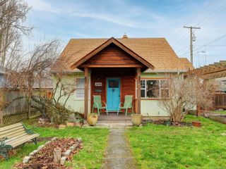 Photo 1: 1498 Myrtle Ave in Victoria: Vi Oaklands House for sale : MLS®# 923264