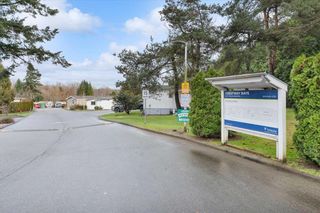 Photo 3: 28 8220 KING GEORGE Boulevard in Surrey: West Newton Manufactured Home for sale : MLS®# R2882160