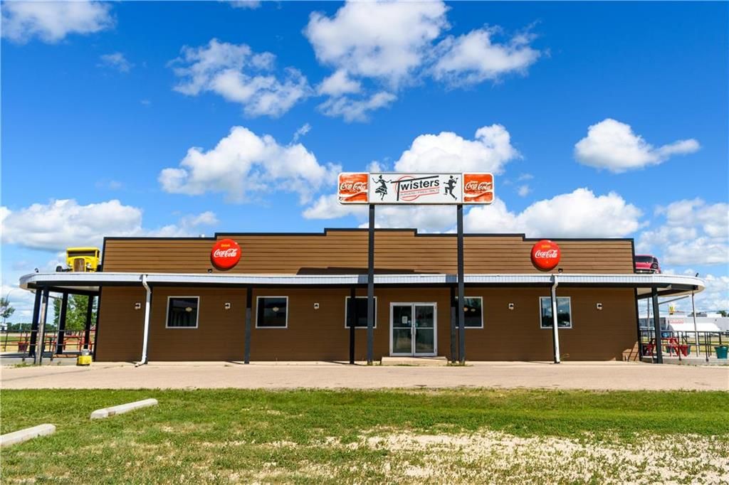 Main Photo: 400 Memorial Drive in Winkler: Industrial / Commercial / Investment for sale (R35 - South Central Plains)  : MLS®# 202217776