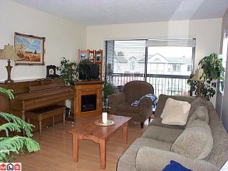 Photo 2: 303 15290 THRIFT Avenue: White Rock Condo for sale in "WINDERMERE" (South Surrey White Rock)  : MLS®# F1006345