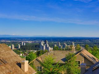 Photo 2: 214 1465 PARKWAY Boulevard in Coquitlam: Westwood Plateau Townhouse for sale in "SILVER OAK" : MLS®# R2365652