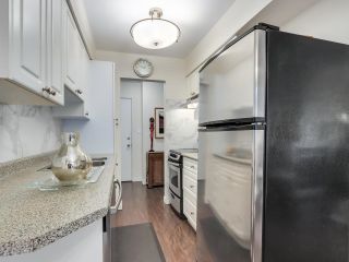 Photo 11: 1 1420 CHESTERFIELD Avenue in North Vancouver: Central Lonsdale Condo for sale in "SUNDALE" : MLS®# R2753160