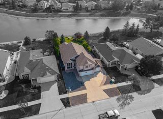 Photo 2: 87 Foxwarren Drive in Winnipeg: Foxwarren Estates Residential for sale (4H)  : MLS®# 202325657