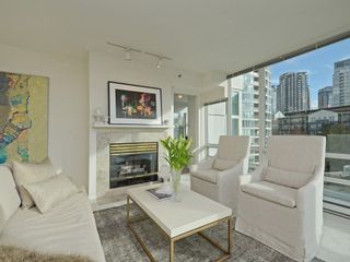 Photo 3: 702 1501 HOWE STREET in Vancouver: Yaletown Condo for sale (Vancouver West)  : MLS®# R2325497